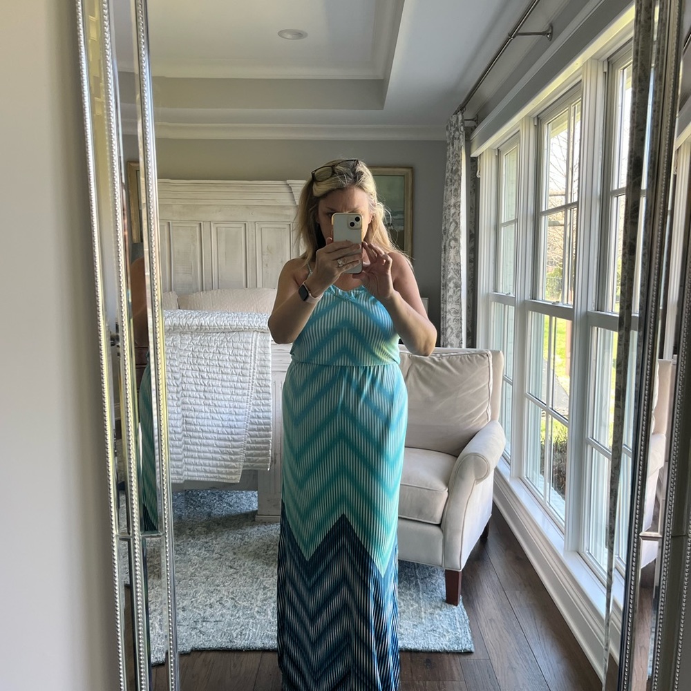 Vince Camuto Size 4 Maxi Dress